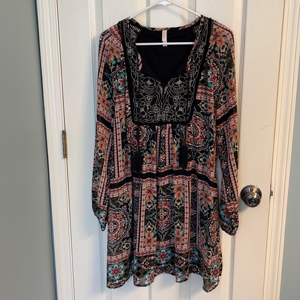 Fun flowing long sleeve dress!
